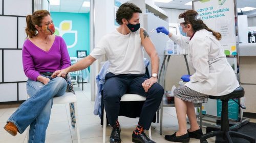 PM Justin Trudeau and his wife take the first vaccination of AstraZeneca against Covid-19